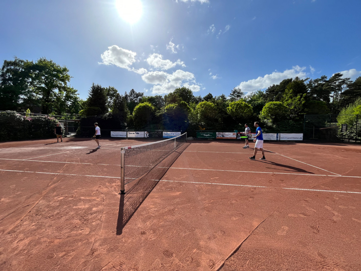 Tennisspiel auf der Anlage des Tennisclubs Blau-Weiß Oldenburg