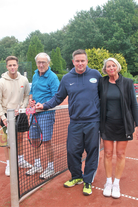 Mitglieder des Tennisclubs Blau Weiß Oldenburg